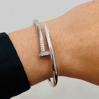 ELEGANT DELUXE SILVER BRACELET